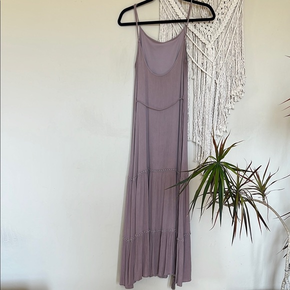Elegant Lavender Maxi Dress - Picture 2 of 10